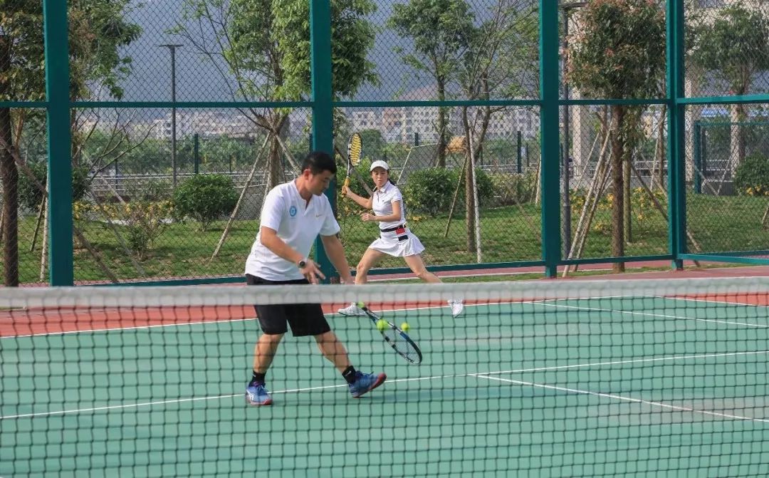  网球主题公园开园，多功能场地满足全民需求