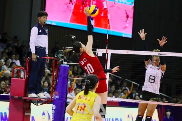  弗里茨发球时速破纪录震撼全场观众