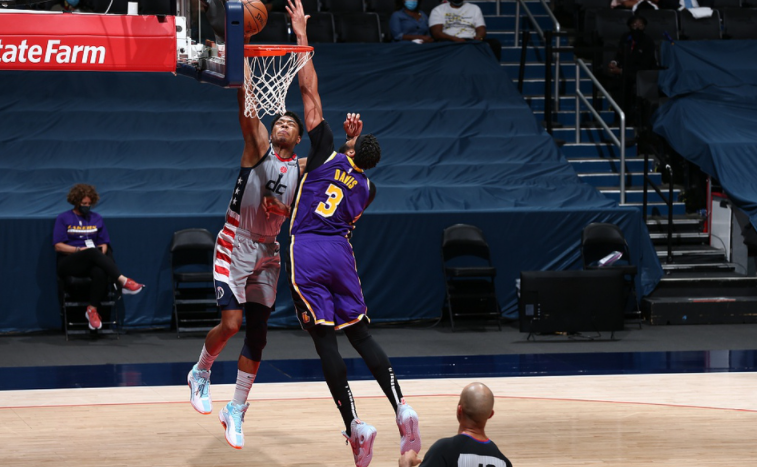  末节逆转高潮迭起演绎篮球魅力