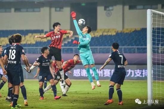  青训小将临危受命，处子球改写比分牌