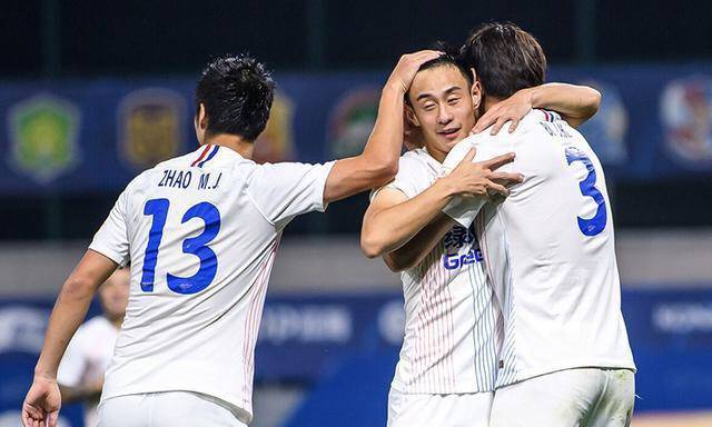  中场核心伤愈，回归首战传射建功